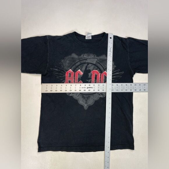 ACDC Black Ice Tour 2008 2009 Graphic T-shirt Women Medium Black Short Sleeve - Picture 9 of 9